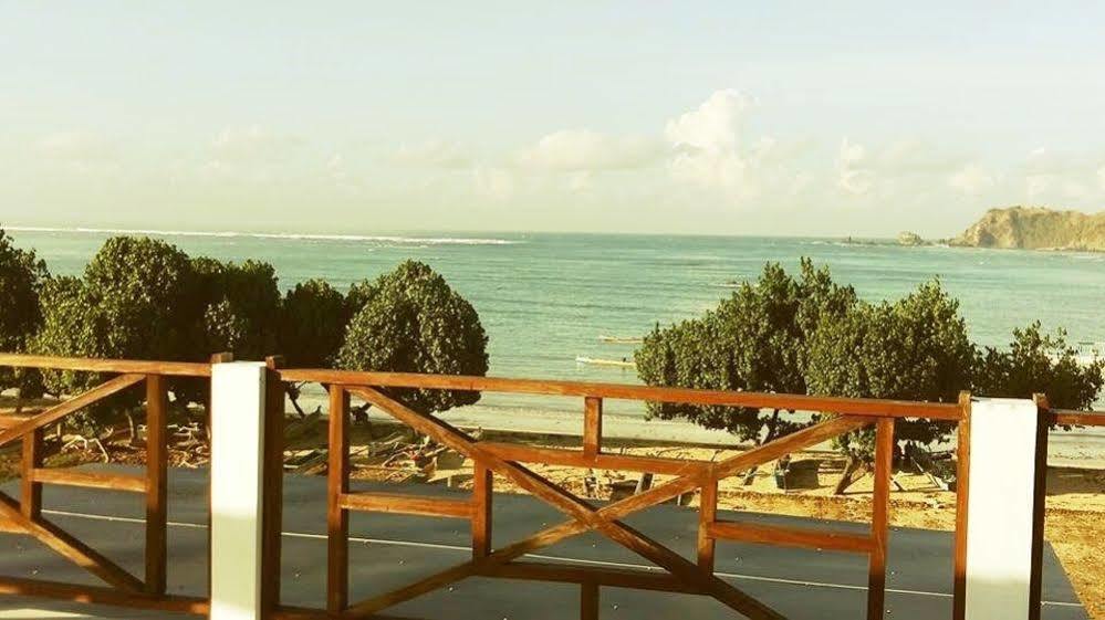 Friends Beach Hotel Kuta (Lombok) Exterior foto
