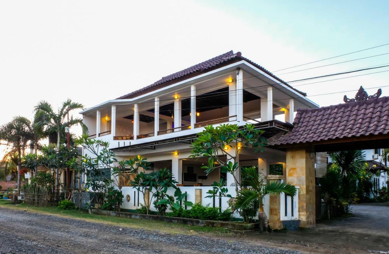 Friends Beach Hotel Kuta (Lombok) Exterior foto