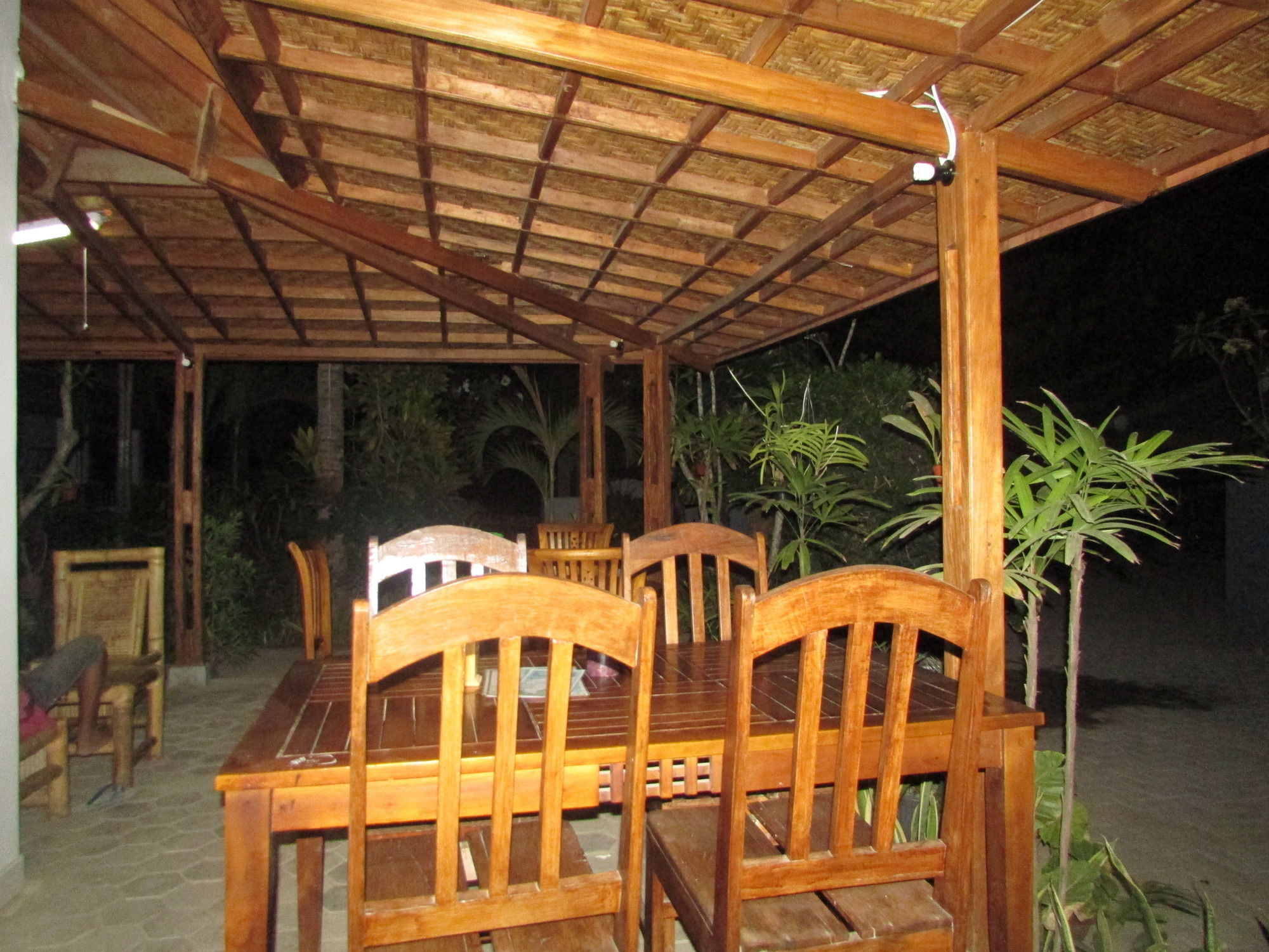 Friends Beach Hotel Kuta (Lombok) Exterior foto