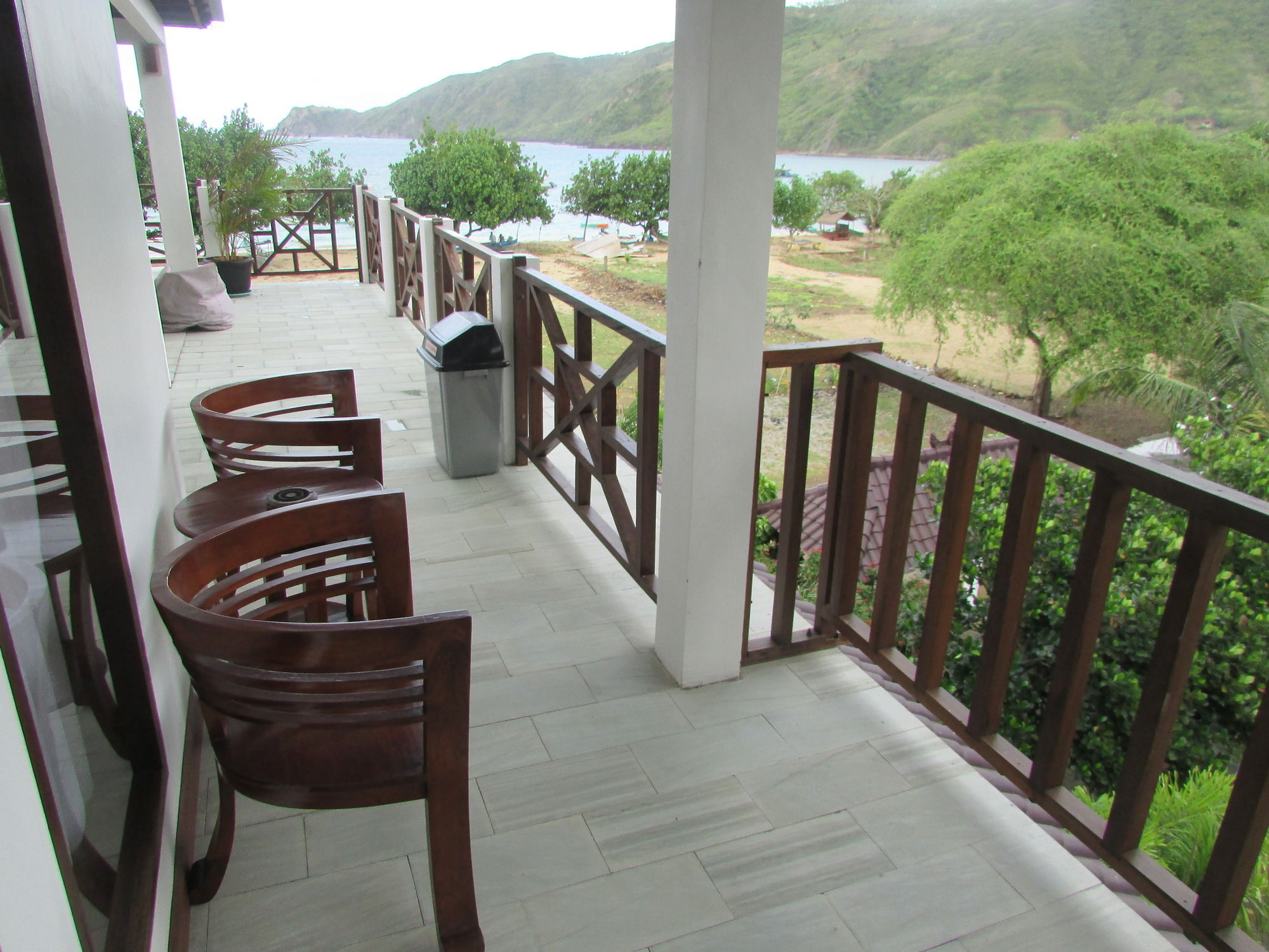 Friends Beach Hotel Kuta (Lombok) Exterior foto