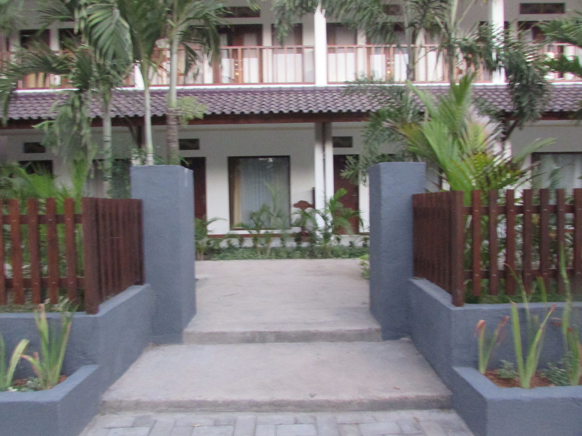 Friends Beach Hotel Kuta (Lombok) Exterior foto