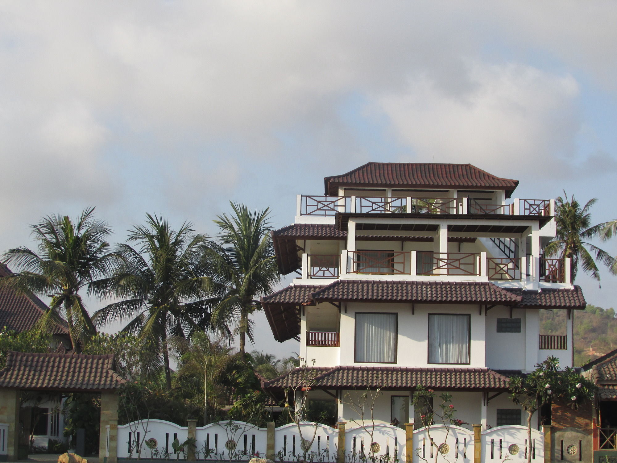 Friends Beach Hotel Kuta (Lombok) Exterior foto